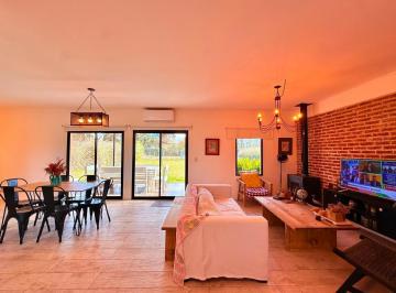 Casa · 104m² · 4 Ambientes · 1 Cochera · Casa en Venta en Los Juncos Q13