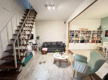 PH · 75m² · 4 Ambientes · Venta Casa de Pasillo 2 Plantas con 2 Dorm. y Balcón en Barrio España y Hospitales