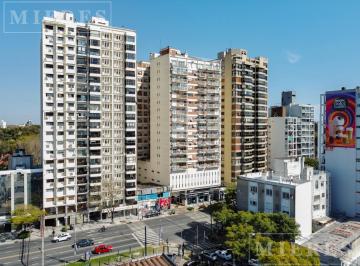 Departamento · 156m² · 4 Ambientes · 2 Cocheras · Departamento Muy Luminoso en Alquiler en Olivos.