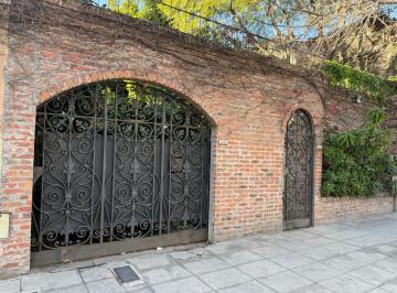 Casa de 8 ambientes, Pompeya · Casa Para Dos Familias con Piscina y Jardin