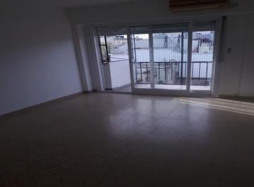 Departamento de 3 ambientes, Almagro · Venta Departamento 3 Ambientes Dos Baños 60 m² Balcón Al Frente