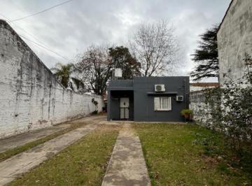 Casa · 45m² · 3 Ambientes · 2 Cocheras · Alquiler Casa 3 Ambientes – Merlo