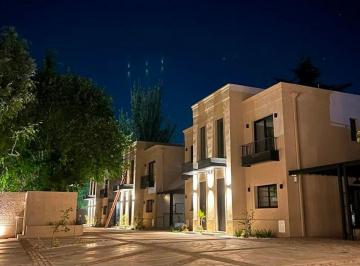 Departamento de 6 ambientes, Chacras de Coria · Duplex Venta Pilares de Besares
