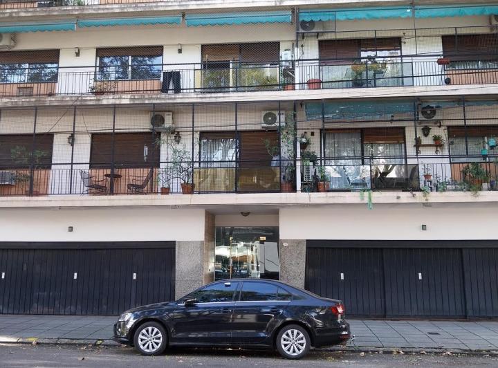 Departamento de 2 Amb Muy Luminosos con Cochera Movil