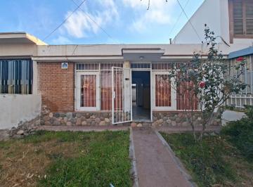 Casa · 80m² · 2 Dormitorios · Casa en Venta