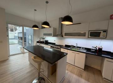 Casa de 6 ambientes, Vicente López · Florida m Casa 2 Plantas 4 Dor/pileta /parrila Muy Buen Estado U$s 410.000