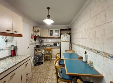 Departamento · 58m² · 3 Ambientes · Venta Depto 3 Amb Escritorio Patio Credito Almagro