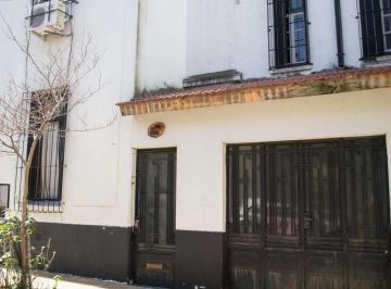Casa · 124m² · 4 Ambientes · 1 Cochera · Excelente 4 Amb Gje Casa Ex - Municipal Reciclada