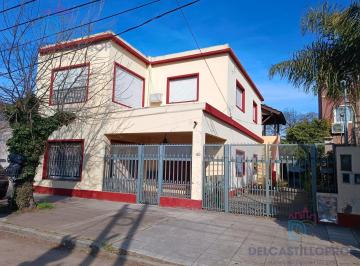 Casa · 220m² · 6 Ambientes · 2 Cocheras · Casa 5 Ambientes 2 Plantas