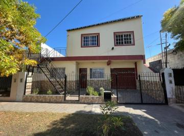 Casa · 290m² · 4 Ambientes · 2 Cocheras · Casa en Merlo Sur con Departamento