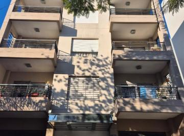 Departamento · 30m² · 1 Ambiente · 1 Cochera · Alquiler Monoambiente Amplio, Balcón y Cochera en Lanusita.