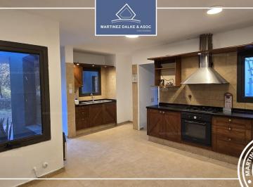 Casa · 254m² · 4 Ambientes · 3 Cocheras · Va Warcalde - Excelente Entorno!