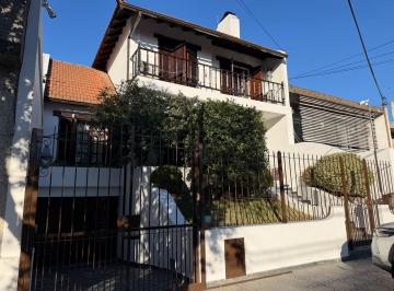 Casa · 370m² · 5 Ambientes · 2 Cocheras · Azara 1849 Banfiel Oeste