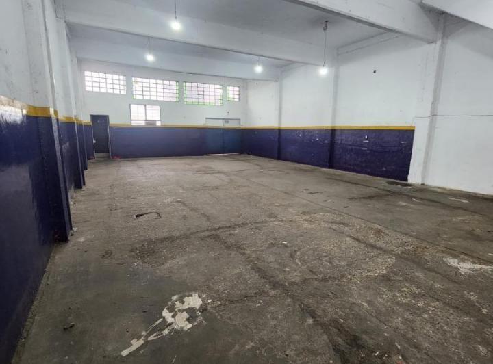 Bodega-Galpón · 180m² · 1 Ambiente