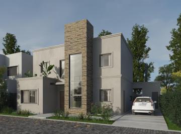 Casa · 161m² · 4 Ambientes · 2 Cocheras · Casa en Barrio Parque Leloir
