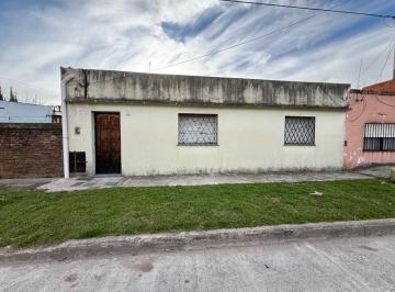 Casa · 87m² · 3 Ambientes · Casa en Venta a Refaccionar - Morón