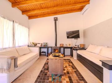 Casa · 154m² · 3 Ambientes · 2 Cocheras · Potrerillo de Larreta un Lugar Soñado