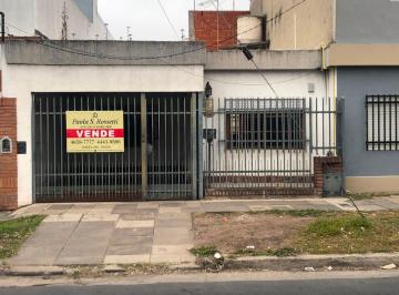 PH de 3 ambientes, Morón · PH 3 Ambientes con Cochera y Patio a m de Au Oeste y D. Prats