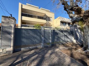 Edificio · 630m² · 4 Ambientes · 4 Cocheras · Tres Deptos en Venta en Block en Barrio Ingles Temperley