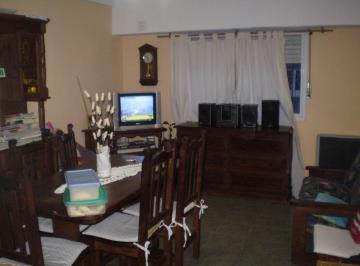 Departamento de 2 ambientes, La Plata · Departamento Al Frente con Cochera y Espacio Verde (Unico Contacto Al 221)