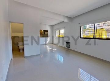 Casa · 169m² · 4 Ambientes · Casa en Flores Refaccionada a Nuevo