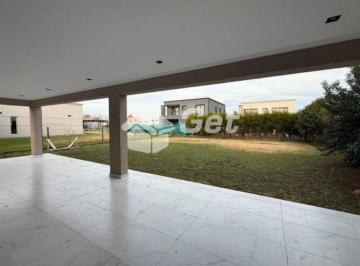 Casa · 210m² · 6 Ambientes · Casa en Venta en Barrio San Pablo