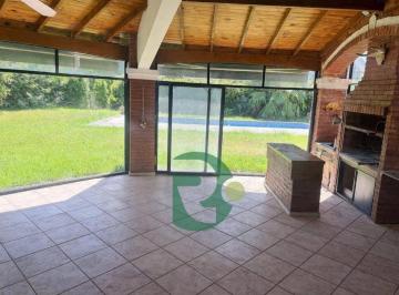 Casa · 177m² · 5 Ambientes · 6 Cocheras · Venta Casa 5amb. B. Cerrado Campos de Alvarez. Fco. Alvarez