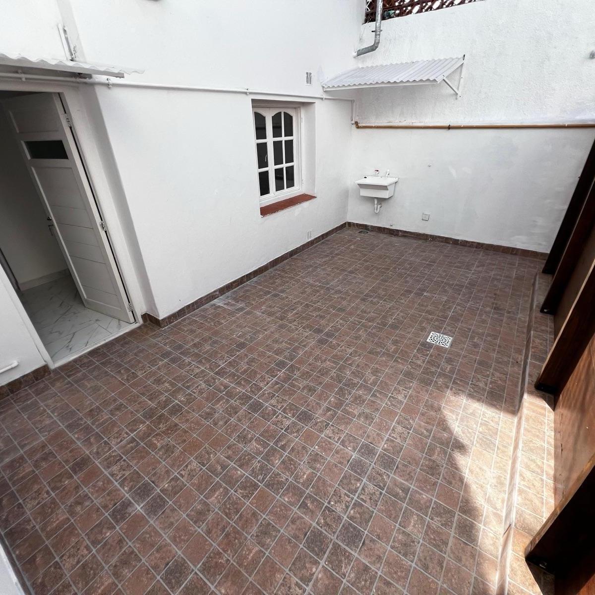 Ph 2 amb, 46m² reciclado con patio propio — San Carlos