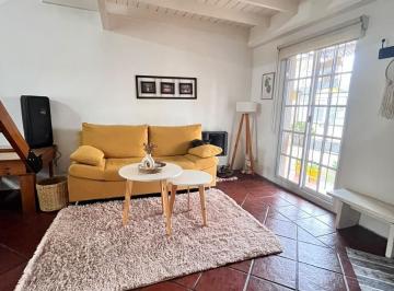Casa · 175m² · 7 Ambientes · 3 Cocheras · Casa 4 Dorm. con Jardín en Ministro Rivadavia