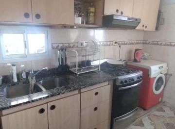 Casa · 72m² · 3 Ambientes · 2 Cocheras · Casa 3 Ambientes Venta Moron