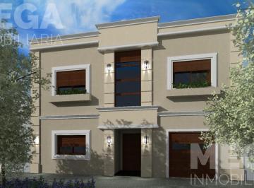 Casa · 213m² · 7 Ambientes · 1 Cochera · Malvinas Entre Cordoba y Tucuman | Gran Casa en Venta Zona Parque | a Refaccionar