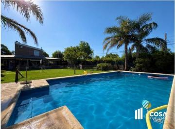 Casa · 179m² · 4 Ambientes · 2 Cocheras · Venta Casa 3 Dorm. con Jardín y Pileta Funes Santa Fe