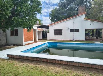 Casa de 4 ambientes, Arroyo Leyes · Casa con 2 Habitaciones y Piscina en Venta Sobre Terreno de 494 m² en Arroyo Leyes