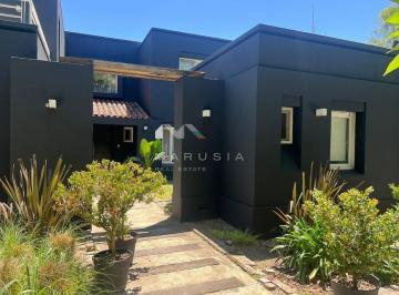 Casa · 395m² · 8 Ambientes · 2 Cocheras · Casa en Venta en Ayres de Pilar, Pilar, G. B. a. Zona Norte