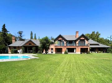 Casa de 7 ambientes, Berazategui · Casa en Venta Abril Club de Campo