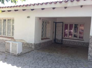 Casa de 8 ambientes, Rodeo de la Cruz · Vende Casa + Depto! Cadetes Argentinos, Km11.