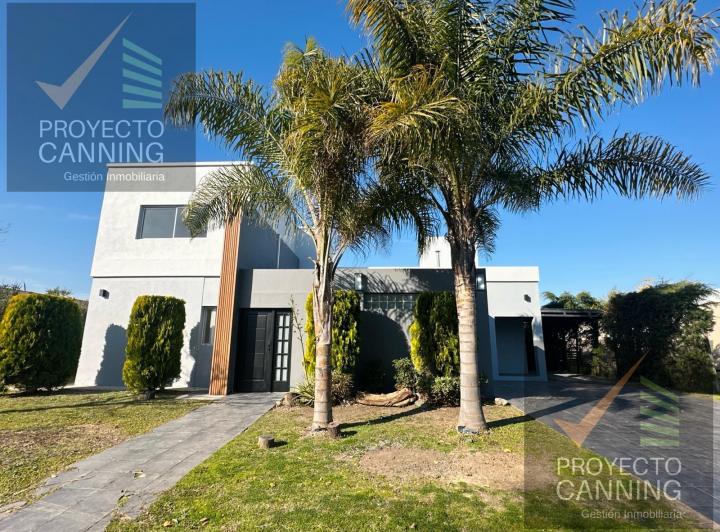 Casa · 276m² · 8 Ambientes · 1 Cochera