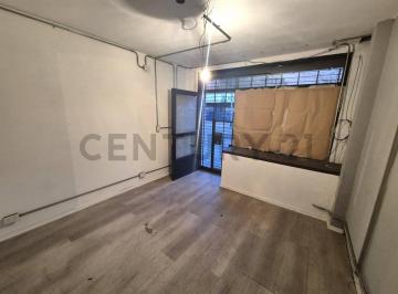 Local comercial · 35m² · Alquiler Local/oficina Sobre Av Laprida - Excelente Acceso Desde Caba