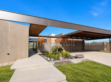 Casa · 500m² · 6 Ambientes · 2 Cocheras · Casa en Alquiler en Barrio Gran Boedo, Lujan de Cuyo, Mendoza