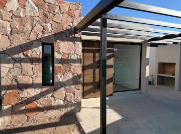 Casa · 106m² · 5 Ambientes · 2 Cocheras · Casa en Venta en Barrio Privado Terrazas Park, Lujan de Cuyo, 3 Dorm., Jardín y Una Planta.