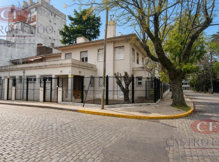 Casa · 270m² · 3 Dormitorios · 4 Cocheras