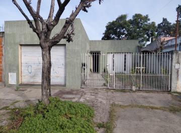 Casa · 151m² · 4 Ambientes · 2 Cocheras · Venta Casa 4 Amb, en Lomas de Zamora + Local