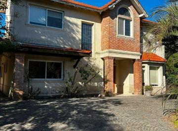 Casa de 5 ambientes, Pilar · Venta Oportunidad, Casa en St Matthews, Lote Central, Barrio con Acceso Directo Alcolegio.