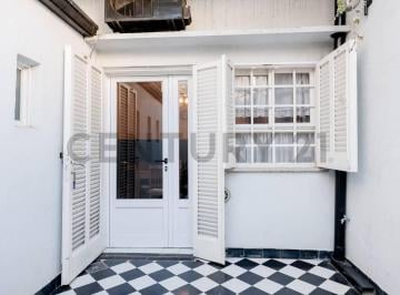 PH · 155m² · 6 Ambientes · 1 Cochera · Casa en PH en Venta en La Plata - Plaza Islas Malvinas