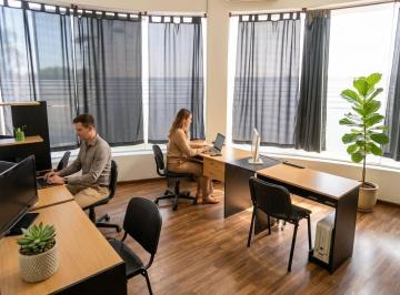 Zona de trabajo Box Personales · Oficinas 55 m² Zona Aeropuerto Cordoba Ventanal Panoramico