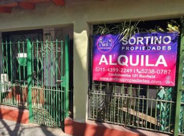 PH de 1 ambiente, Lanús · PH Independiente Al Frente de 3 Ambientes - Alquiler