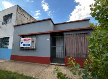 Casa · 62m² · 3 Ambientes · Venta Casa Tres Ambientes Ramos Mejia 220 m²
