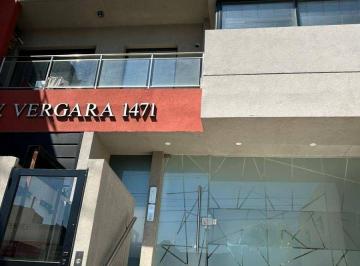 Garage , Lomas de Zamora · Cochera Cubierta Frente a La Estacion de Banfield Este