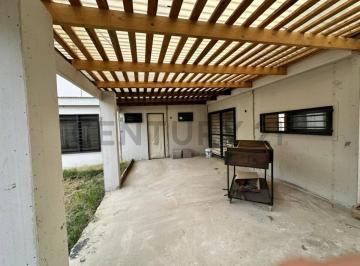 Casa · 324m² · 4 Ambientes · 1 Cochera · Venta Oportunidad! Casa Quinta en Cañuelas