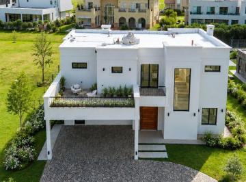 Casa · 300m² · 7 Ambientes · 1 Cochera · A Estrenar - Greenville Ville 5
